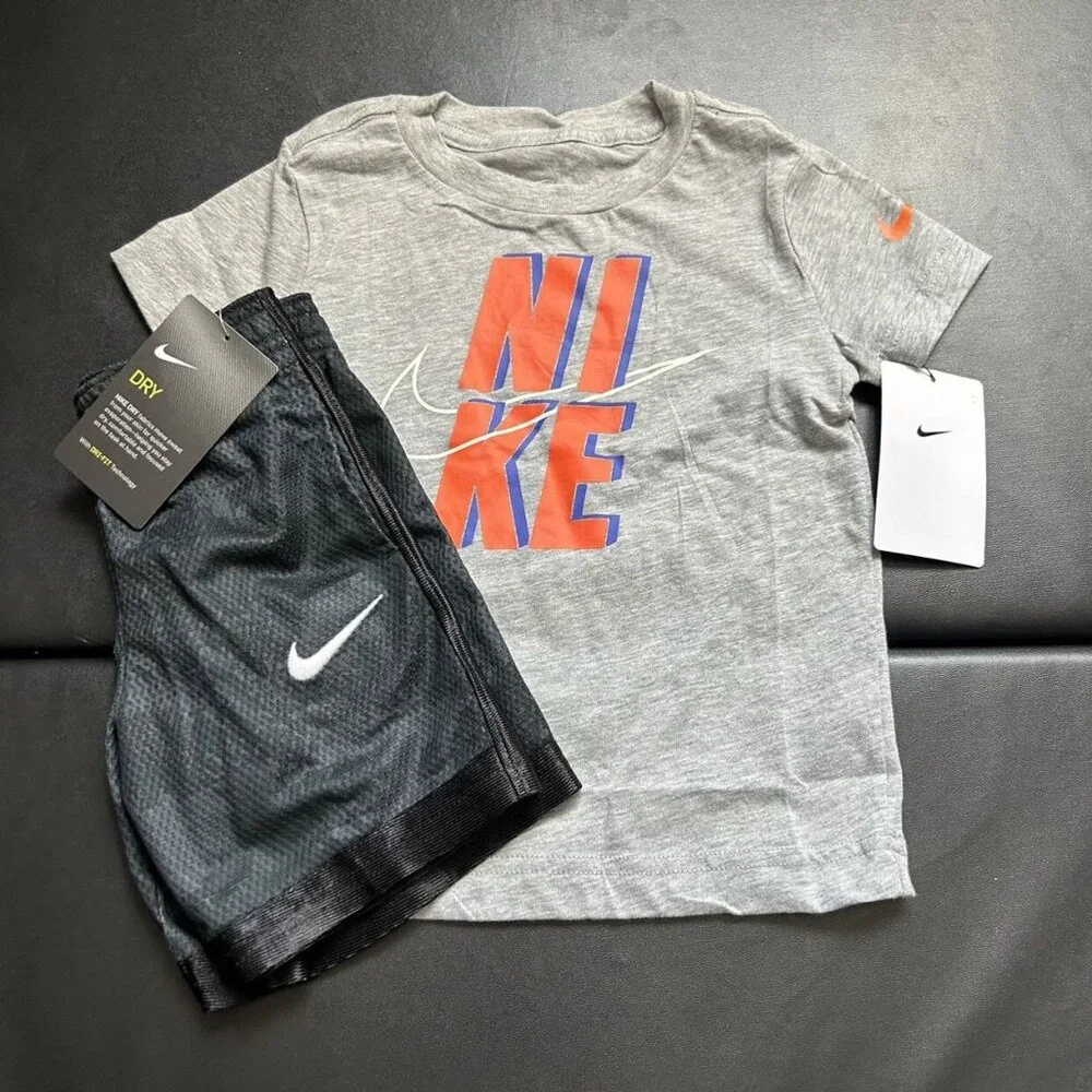 NWT Nike Athletic Set Boys Size 3T